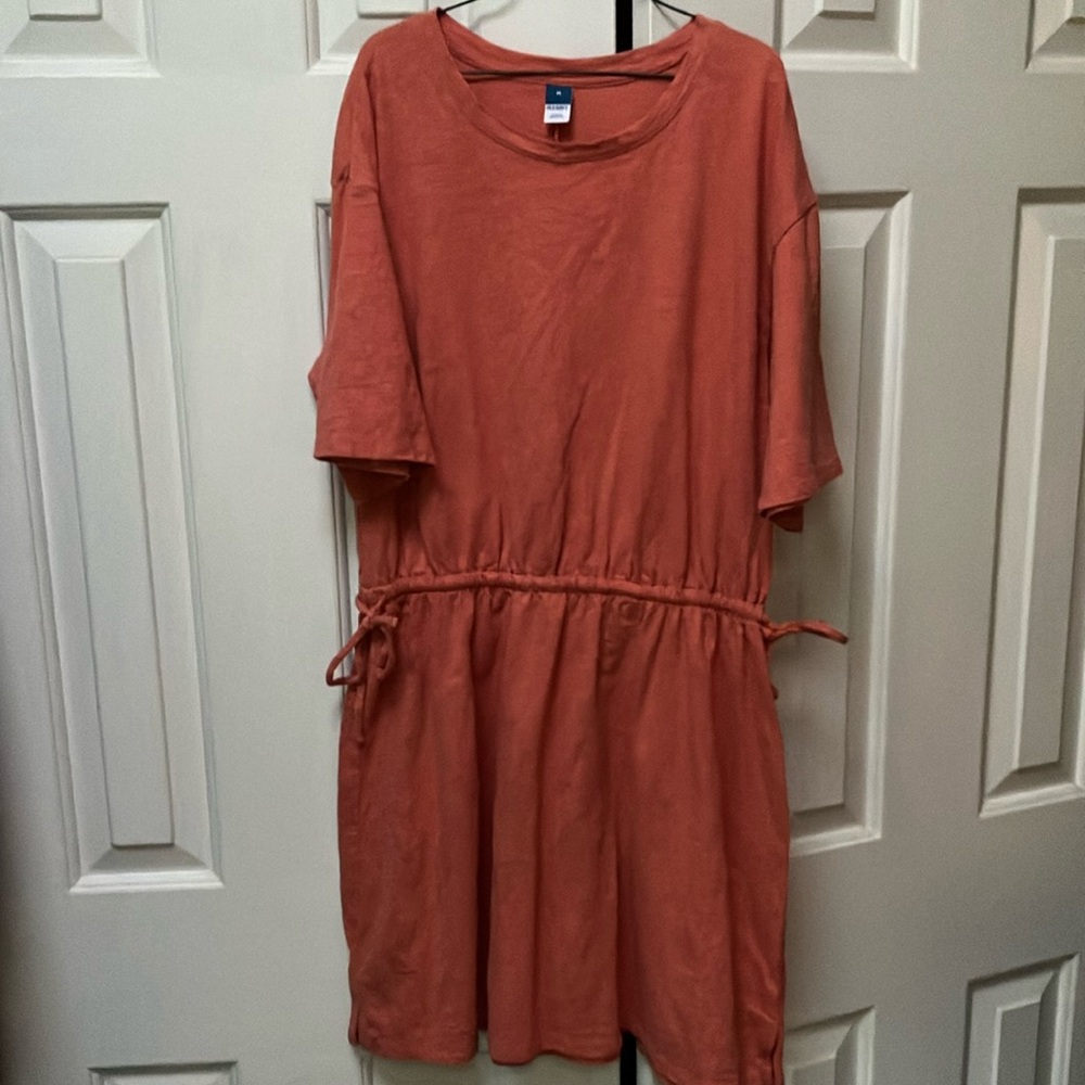Old Navy SugarPoppy Drawstring waist Med miniskirt 1piece. I’d call this salmon!